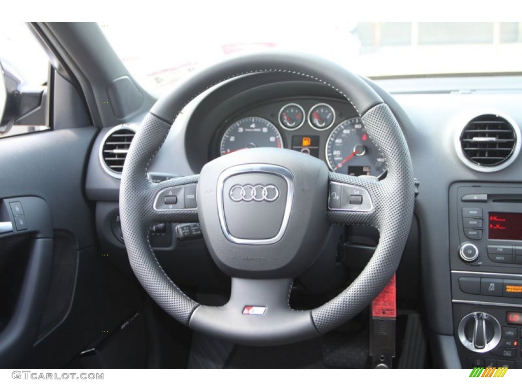 2013 Audi A3 2.0 TFSI quattro Steering Wheel Photos