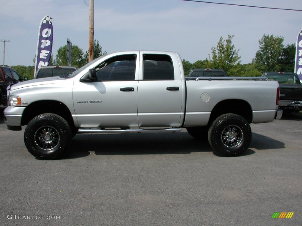 2004 Ram 1500 SLT Quad Cab 4x4 - Bright Silver Metallic / Dark Slate Gray photo #4