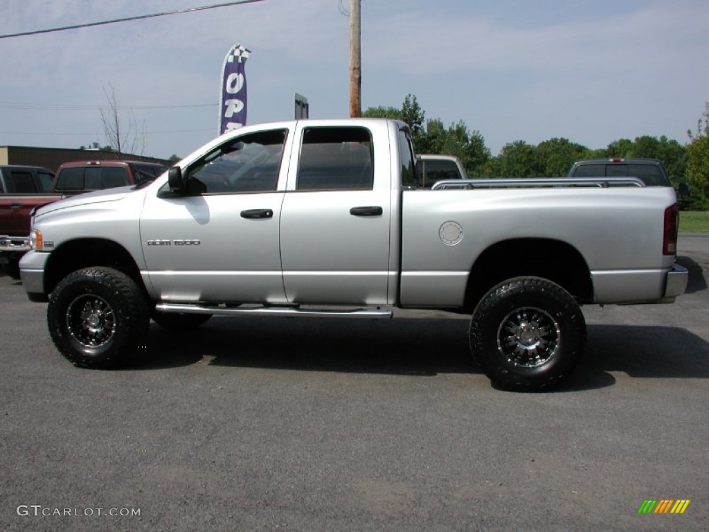 2004 Ram 1500 SLT Quad Cab 4x4 - Bright Silver Metallic / Dark Slate Gray photo #5