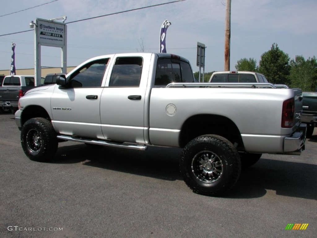 2004 Ram 1500 SLT Quad Cab 4x4 - Bright Silver Metallic / Dark Slate Gray photo #6