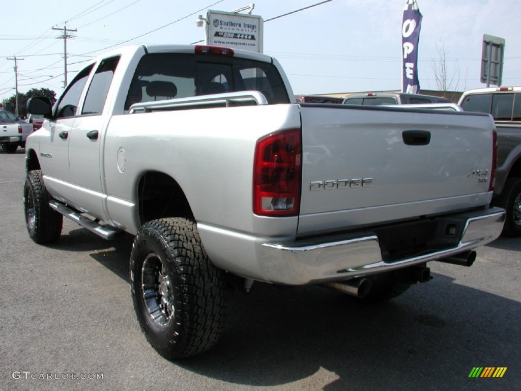 2004 Ram 1500 SLT Quad Cab 4x4 - Bright Silver Metallic / Dark Slate Gray photo #8