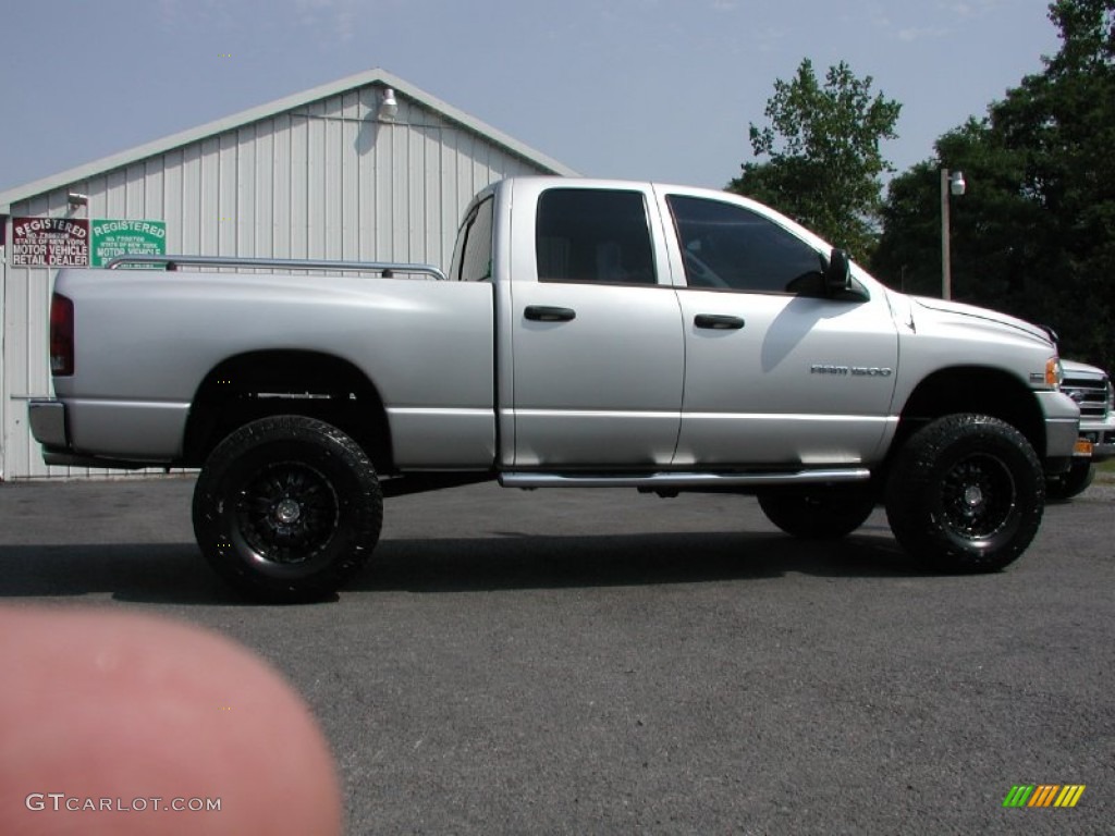 2004 Ram 1500 SLT Quad Cab 4x4 - Bright Silver Metallic / Dark Slate Gray photo #13