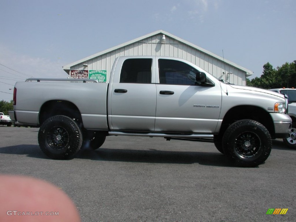 2004 Ram 1500 SLT Quad Cab 4x4 - Bright Silver Metallic / Dark Slate Gray photo #14