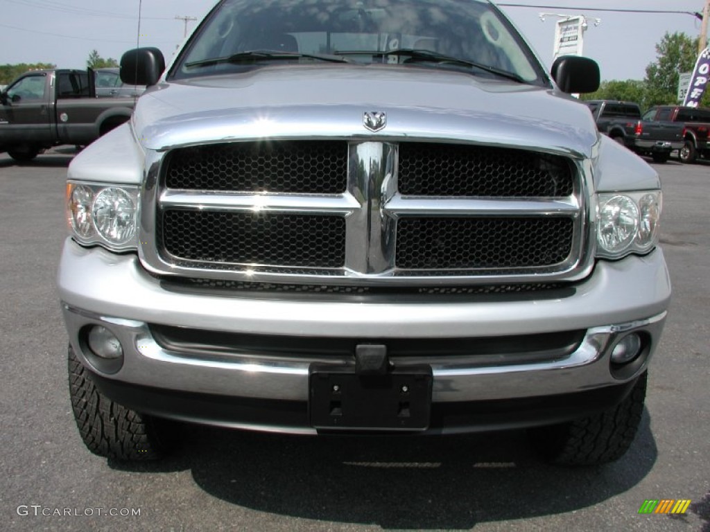 2004 Ram 1500 SLT Quad Cab 4x4 - Bright Silver Metallic / Dark Slate Gray photo #18
