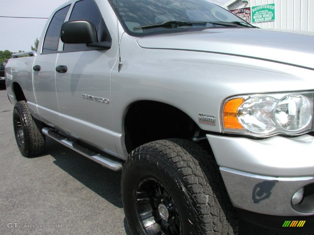 2004 Ram 1500 SLT Quad Cab 4x4 - Bright Silver Metallic / Dark Slate Gray photo #19