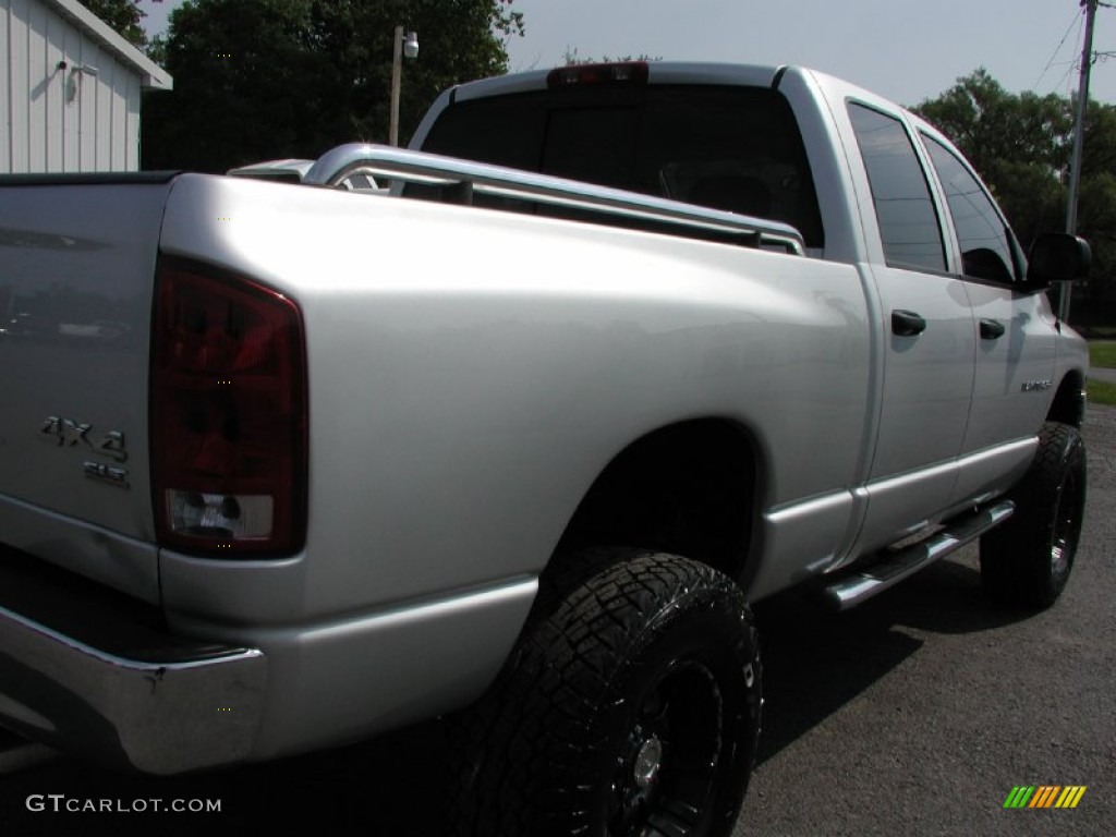 2004 Ram 1500 SLT Quad Cab 4x4 - Bright Silver Metallic / Dark Slate Gray photo #21