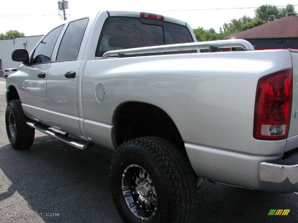 2004 Ram 1500 SLT Quad Cab 4x4 - Bright Silver Metallic / Dark Slate Gray photo #22