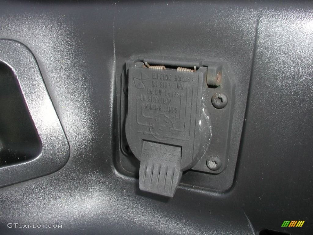 2004 Ram 1500 SLT Quad Cab 4x4 - Bright Silver Metallic / Dark Slate Gray photo #28