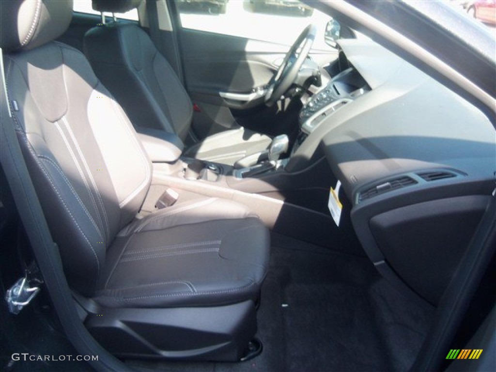 2013 Focus SE Sedan - Tuxedo Black / Charcoal Black photo #13