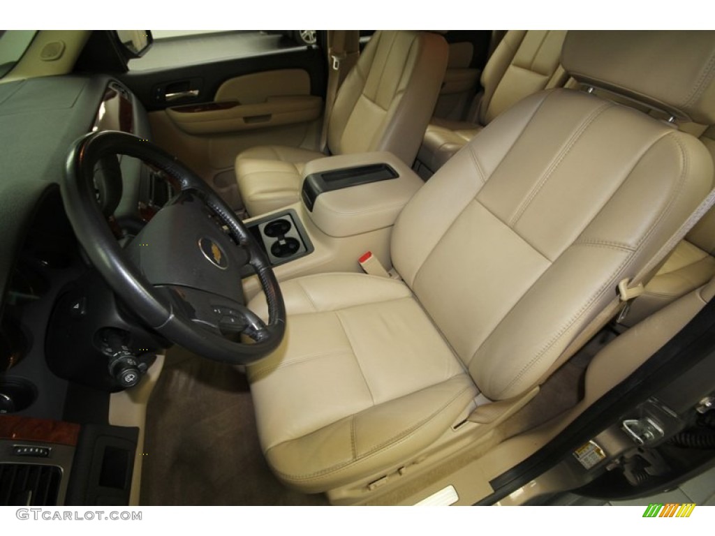 2007 Chevrolet Suburban 1500 LT Front Seat Photo #70213819