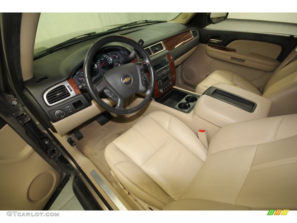 2007 Chevrolet Suburban 1500 LT Front Seat Photos