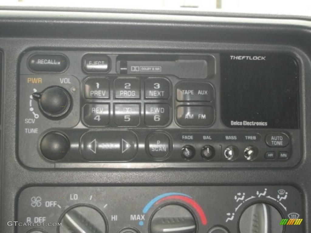 1999 Chevrolet Tahoe LT 4x4 Audio System Photo #70216054