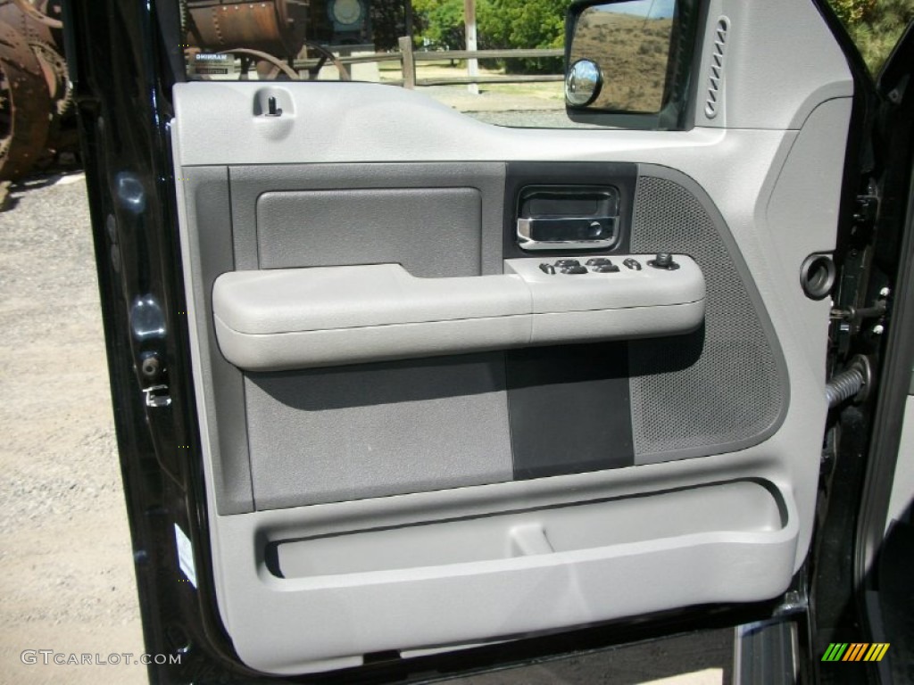 2006 F150 XLT SuperCrew 4x4 - Black / Medium/Dark Flint photo #18