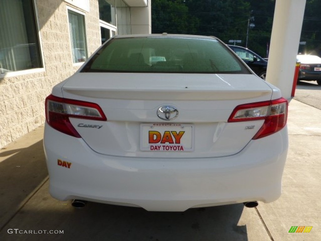 2012 Camry SE V6 - Super White / Black/Ash photo #3