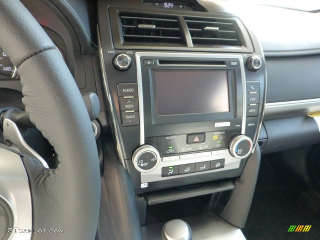 2012 Camry SE V6 - Super White / Black/Ash photo #18