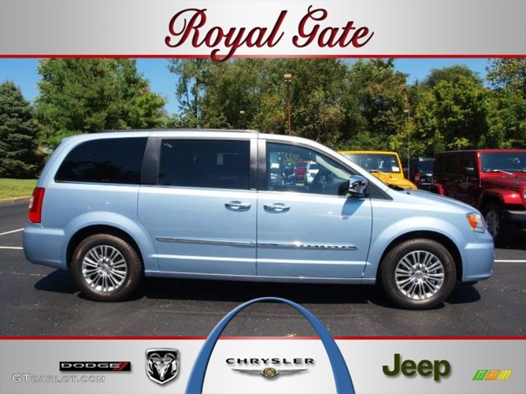 2013 Town & Country Touring - L - Crystal Blue Pearl / Black/Light Graystone photo #1