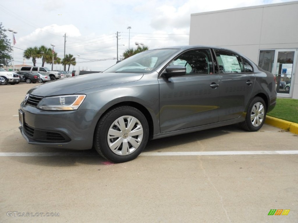 2013 Jetta SE Sedan - Platinum Gray Metallic / Titan Black photo #3