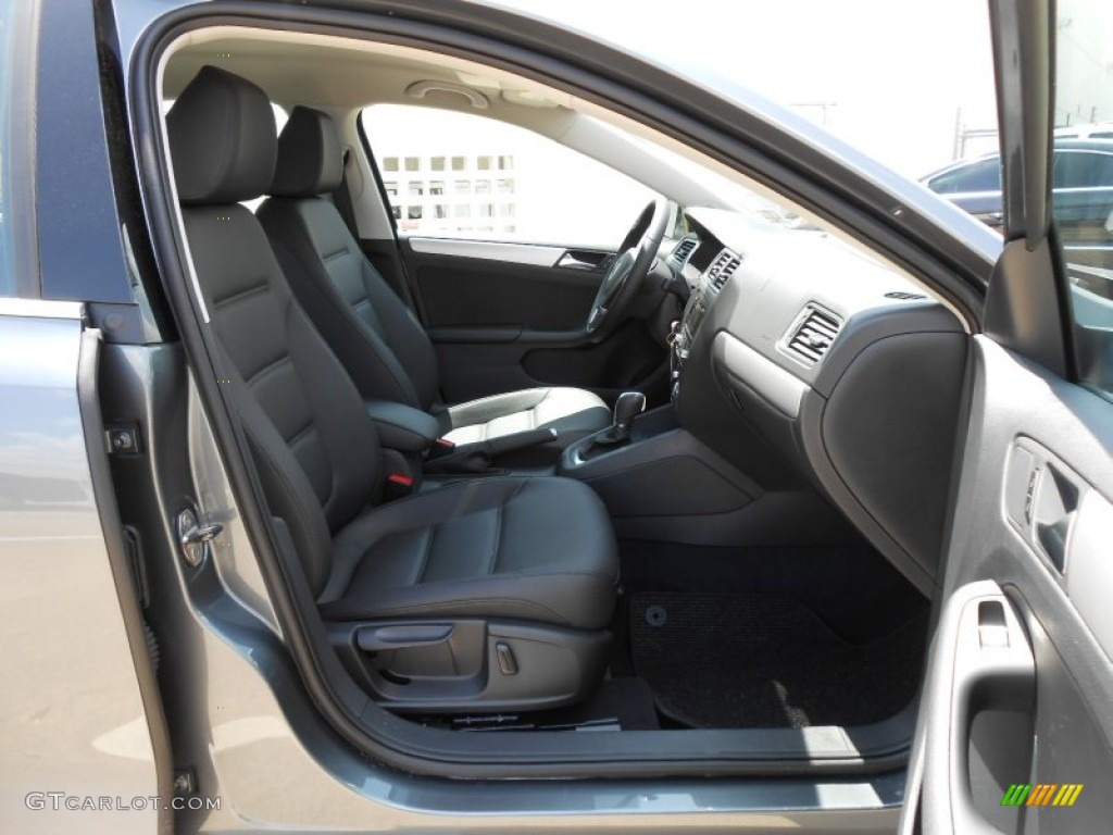 2013 Jetta SE Sedan - Platinum Gray Metallic / Titan Black photo #13