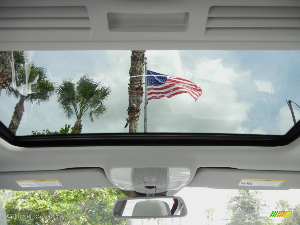 2013 Mercedes-Benz C 250 Luxury Sunroof Photo #70225540