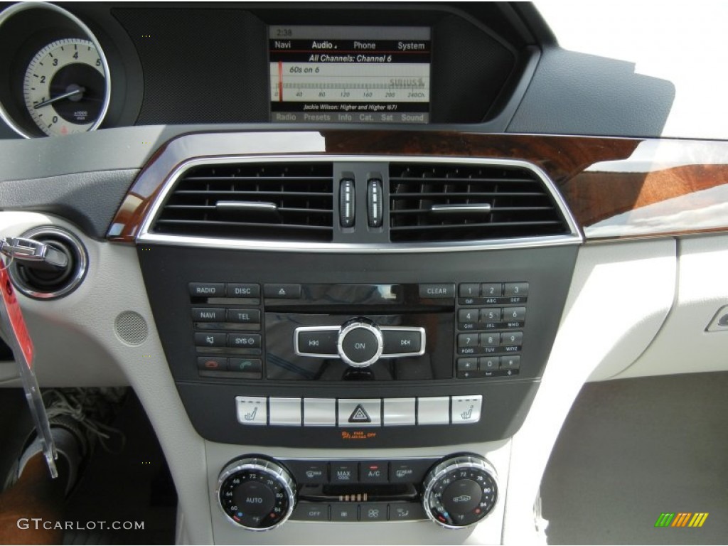 2013 Mercedes-Benz C 250 Luxury Controls Photo #70225561