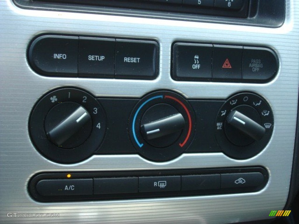 2007 Ford Edge SEL Controls Photo #70225784
