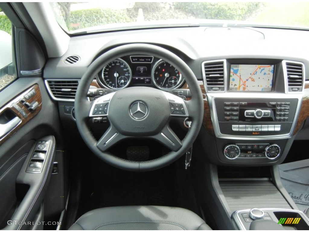 2013 Mercedes-Benz ML 350 4Matic Black Dashboard Photo #70226659