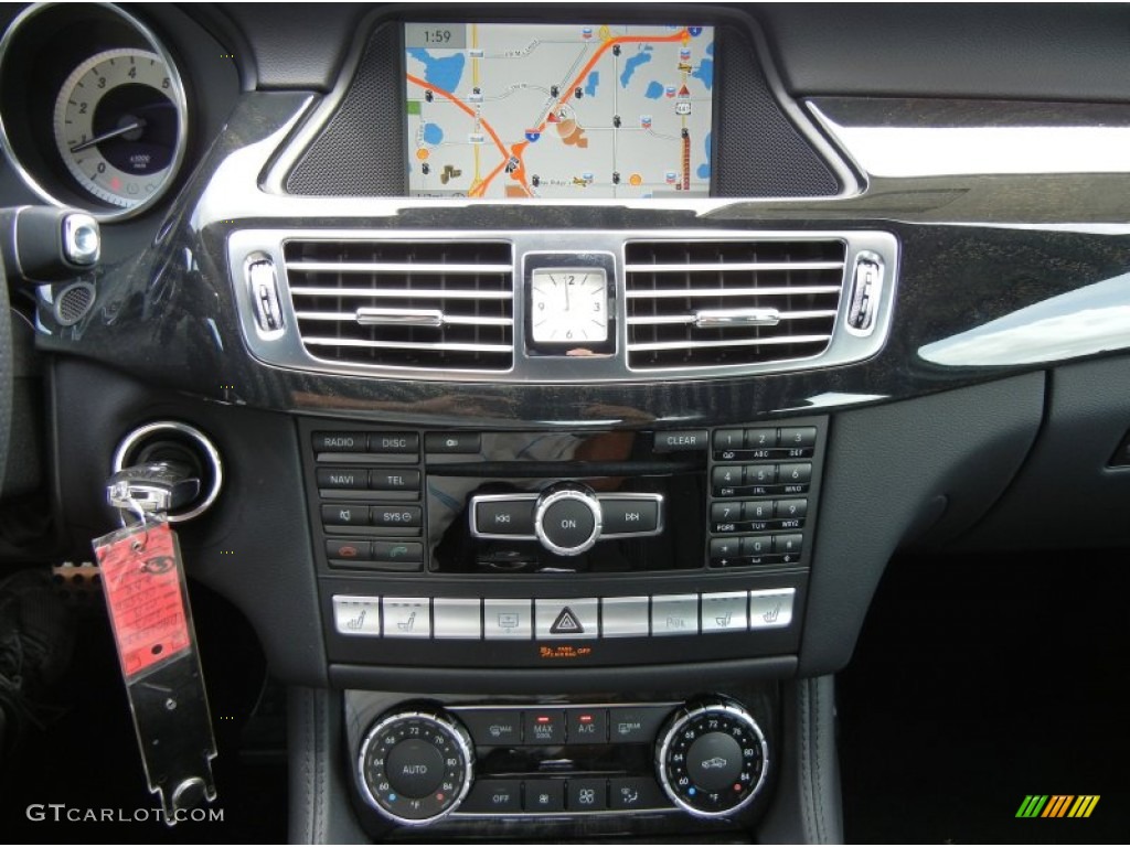2013 Mercedes-Benz CLS 550 Coupe Controls Photos