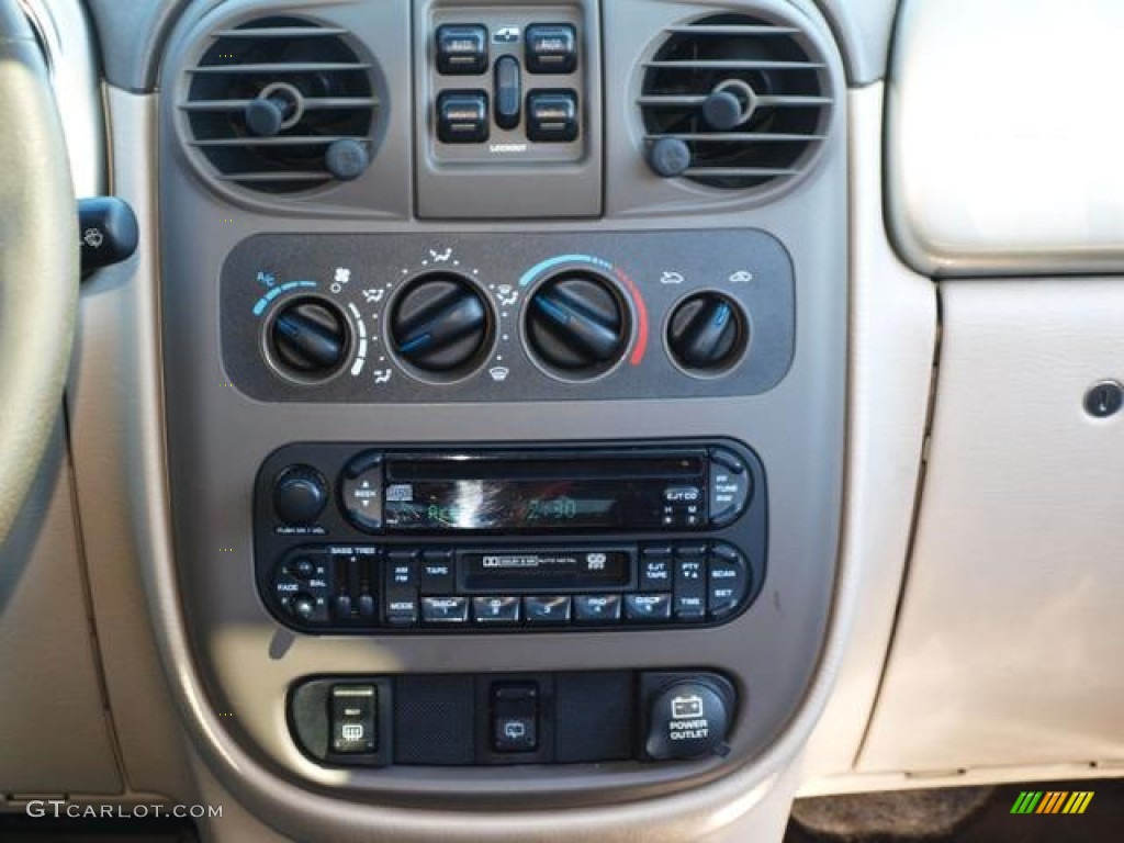 2003 PT Cruiser Limited - Light Almond Pearl / Taupe/Pearl Beige photo #12