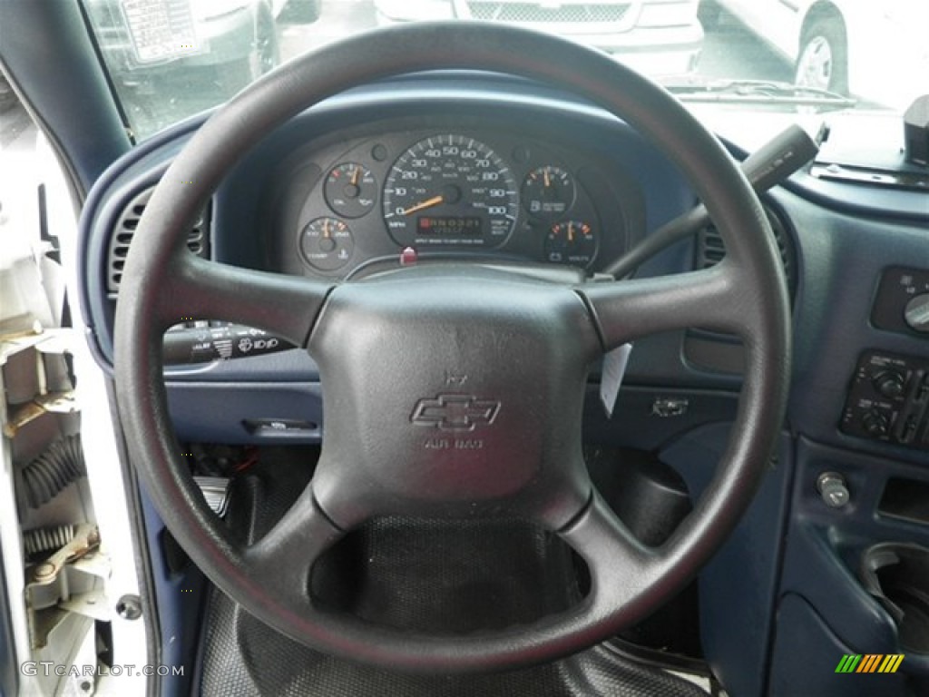 2005 Chevrolet Astro AWD Cargo Van Blue Steering Wheel Photo #70228666