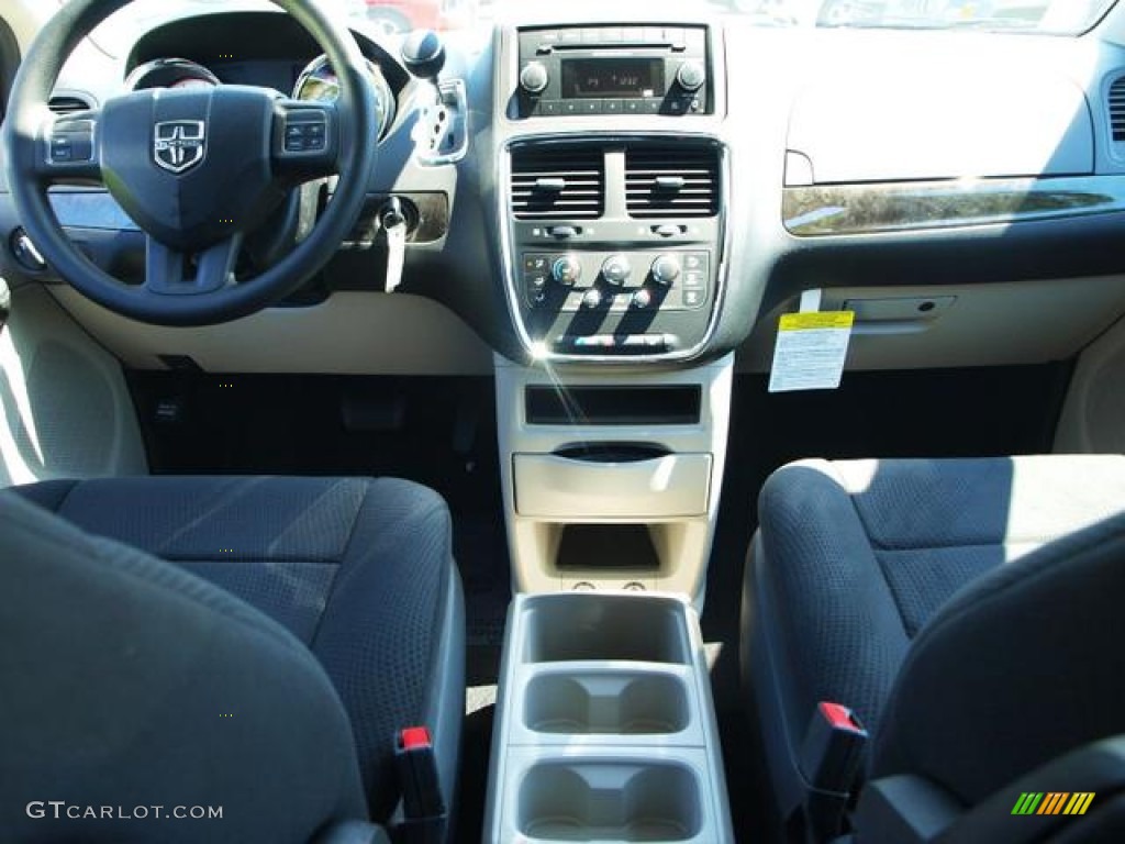 2013 Dodge Grand Caravan SE Black/Light Graystone Dashboard Photo #70228865