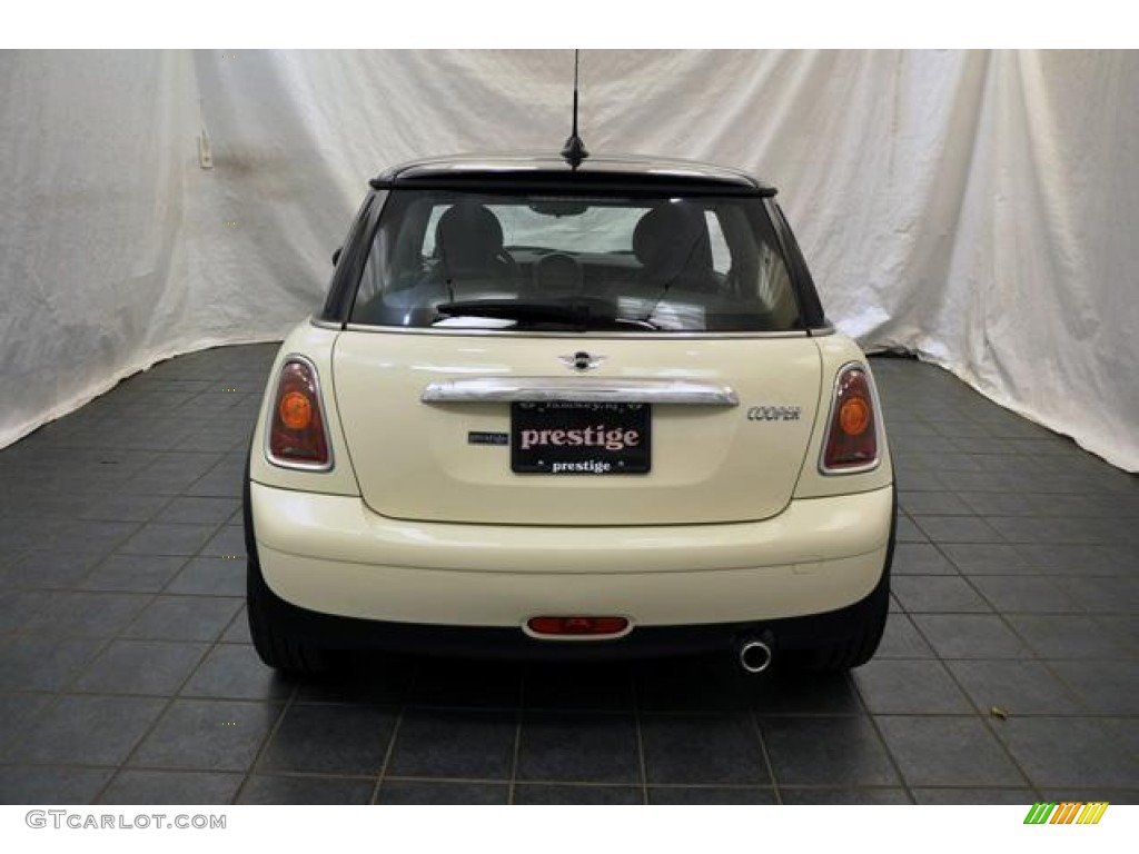 2009 Cooper Hardtop - Pepper White / Punch Carbon Black Leather photo #4