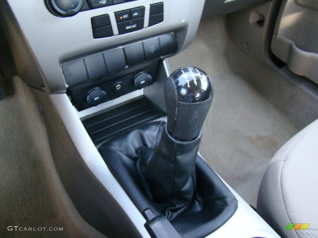 2008 Ford Focus S Coupe Transmission Photos