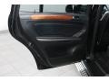 Black - GL 450 4Matic Photo No. 14