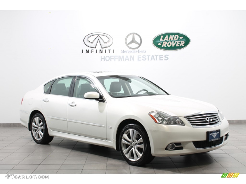 Moonlight White Infiniti M