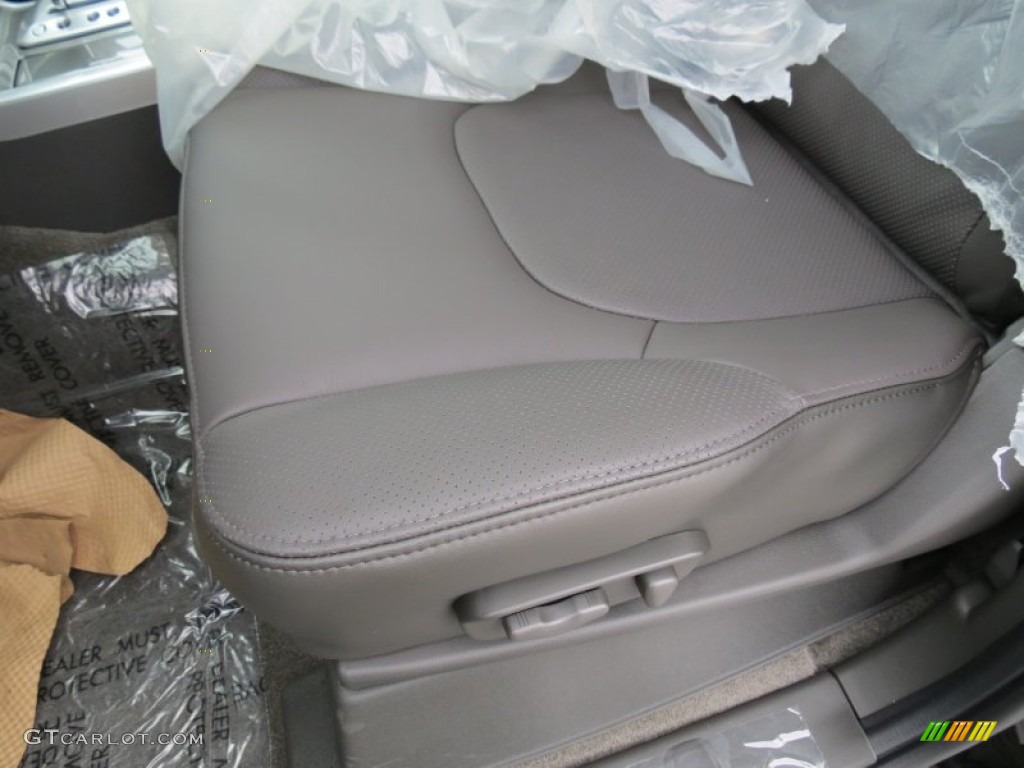 2012 Nissan Pathfinder Silver Front Seat Photos
