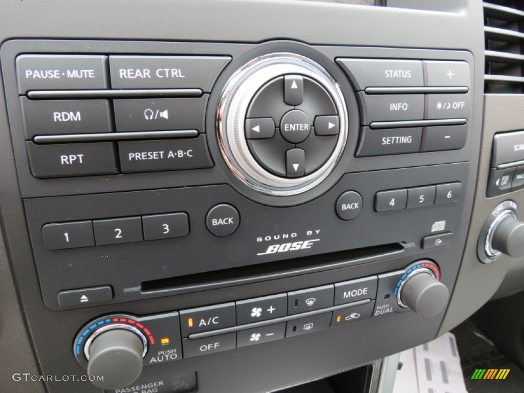 2012 Nissan Pathfinder Silver Controls Photo #70235710