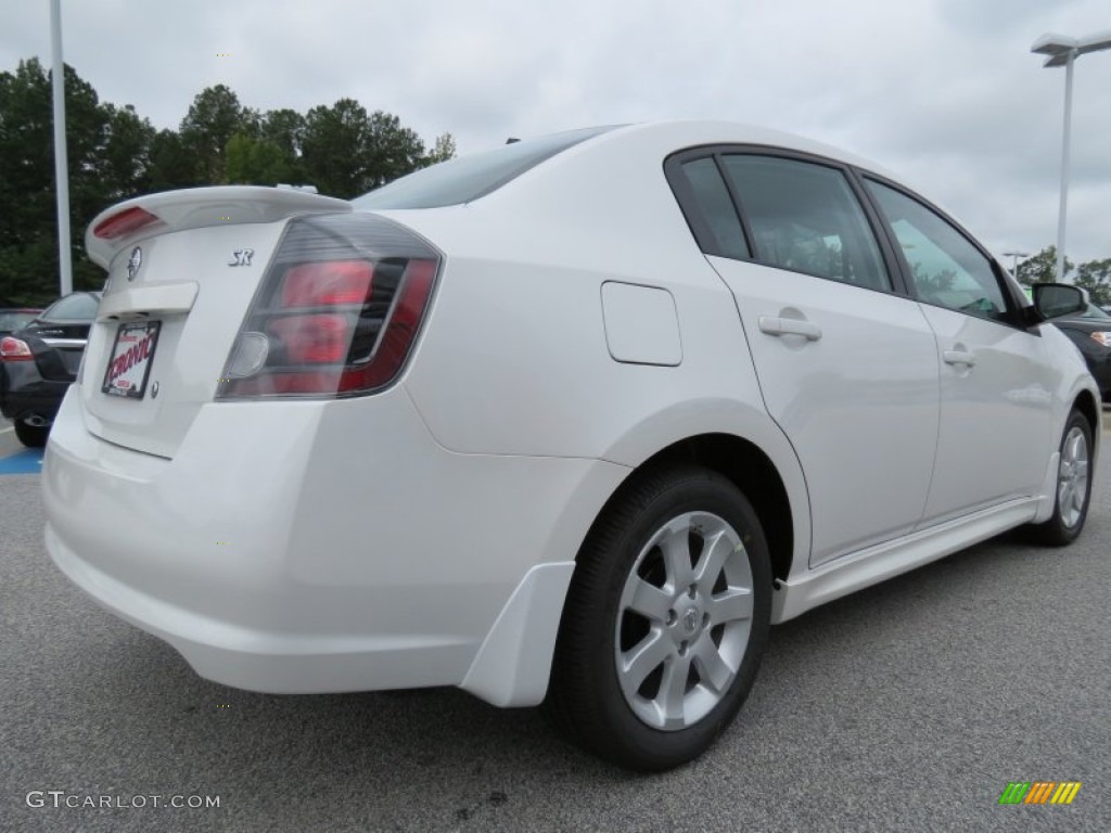 2012 Sentra 2.0 SR - Aspen White / Charcoal photo #5