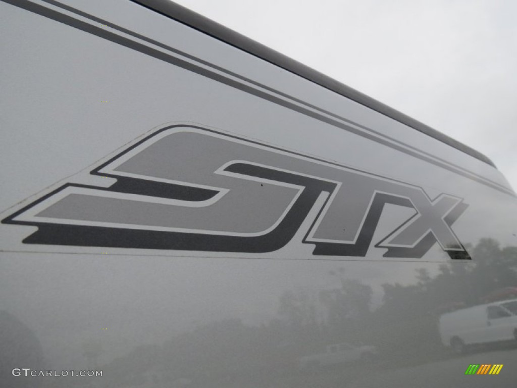 2006 Ford F150 STX SuperCab Marks and Logos Photos