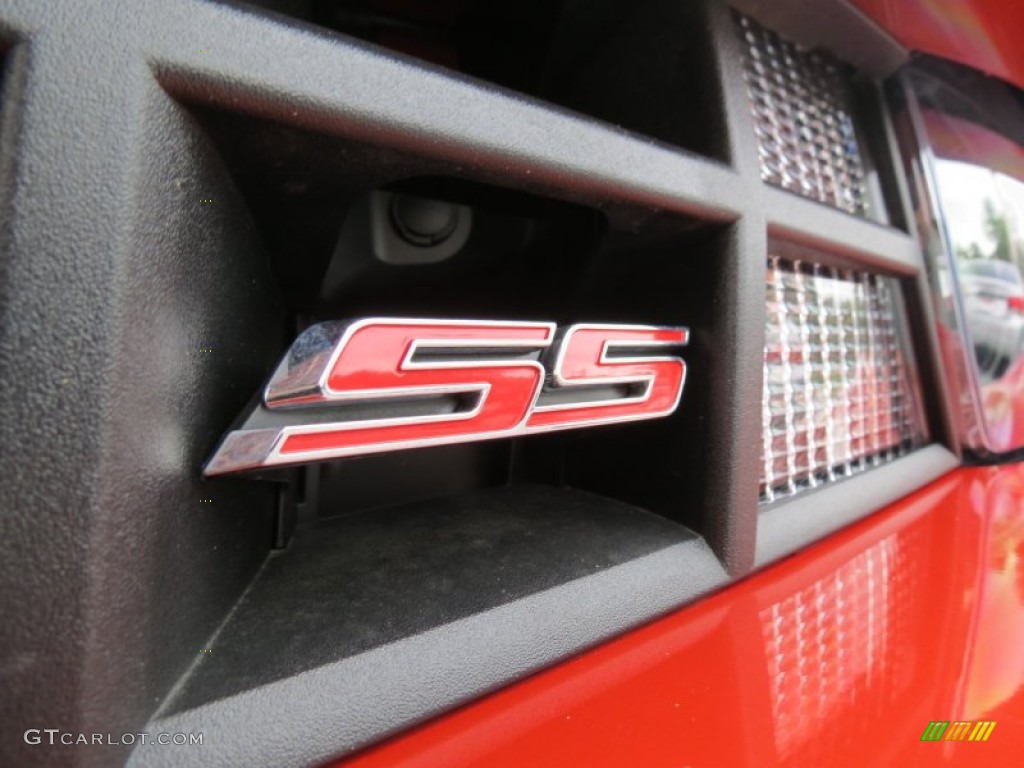 2012 Chevrolet Camaro SS/RS Coupe Marks and Logos Photos