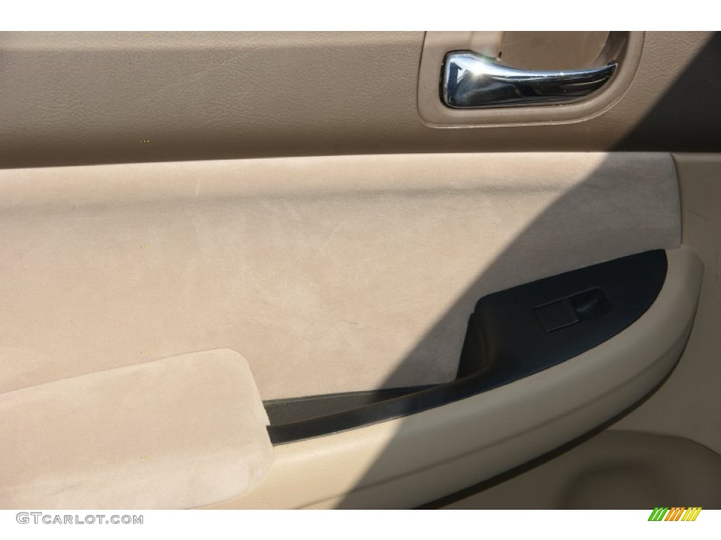 2003 Accord DX Sedan - Desert Mist Metallic / Ivory photo #12