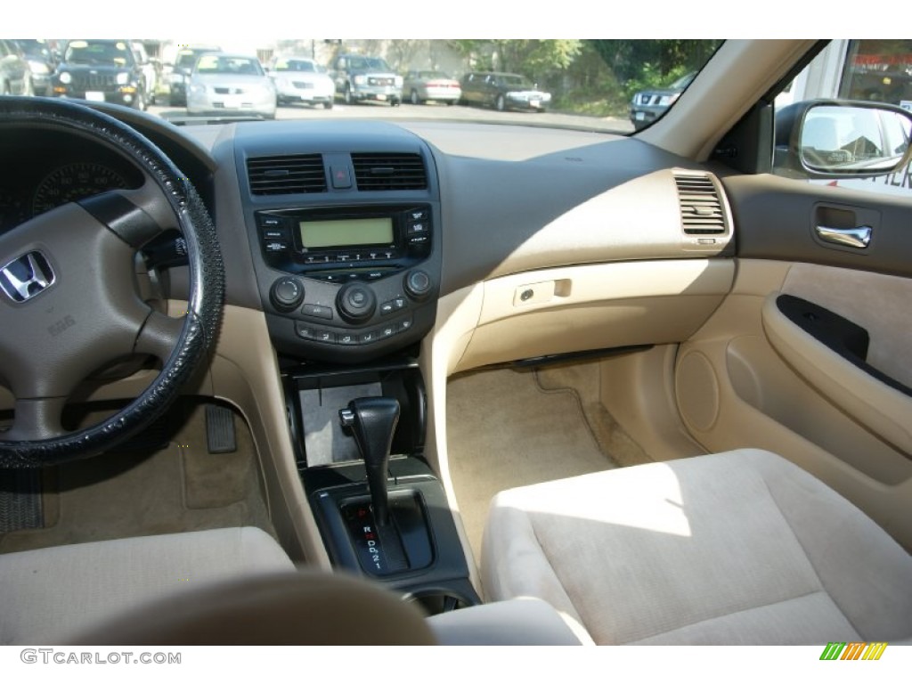 2003 Accord DX Sedan - Desert Mist Metallic / Ivory photo #16