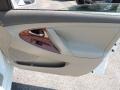 Super White - Camry XLE Photo No. 21
