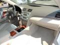 Super White - Camry XLE Photo No. 23