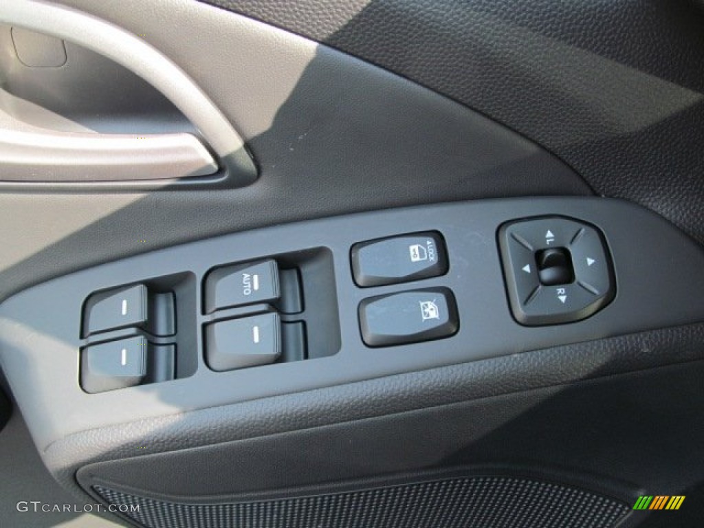 2013 Hyundai Tucson Limited AWD Controls Photo #70245433
