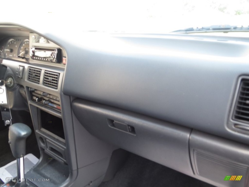 1991 Toyota Corolla LE Sedan Gray Dashboard Photo #70249474