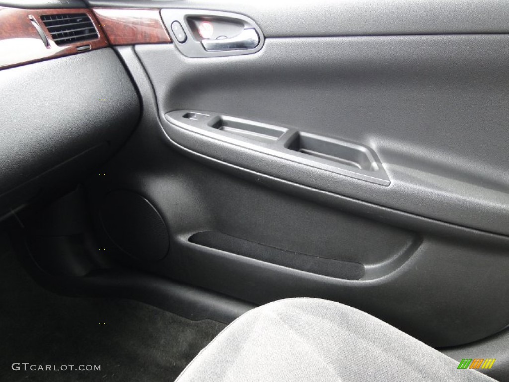 2011 Impala LT - Summit White / Gray photo #22