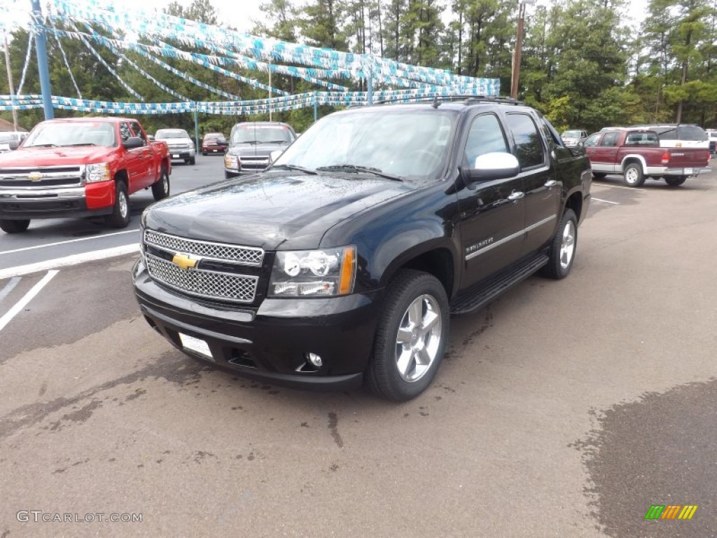 Black Chevrolet Avalanche