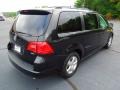 2009 Nocturne Black Metallic Volkswagen Routan SEL  photo #5