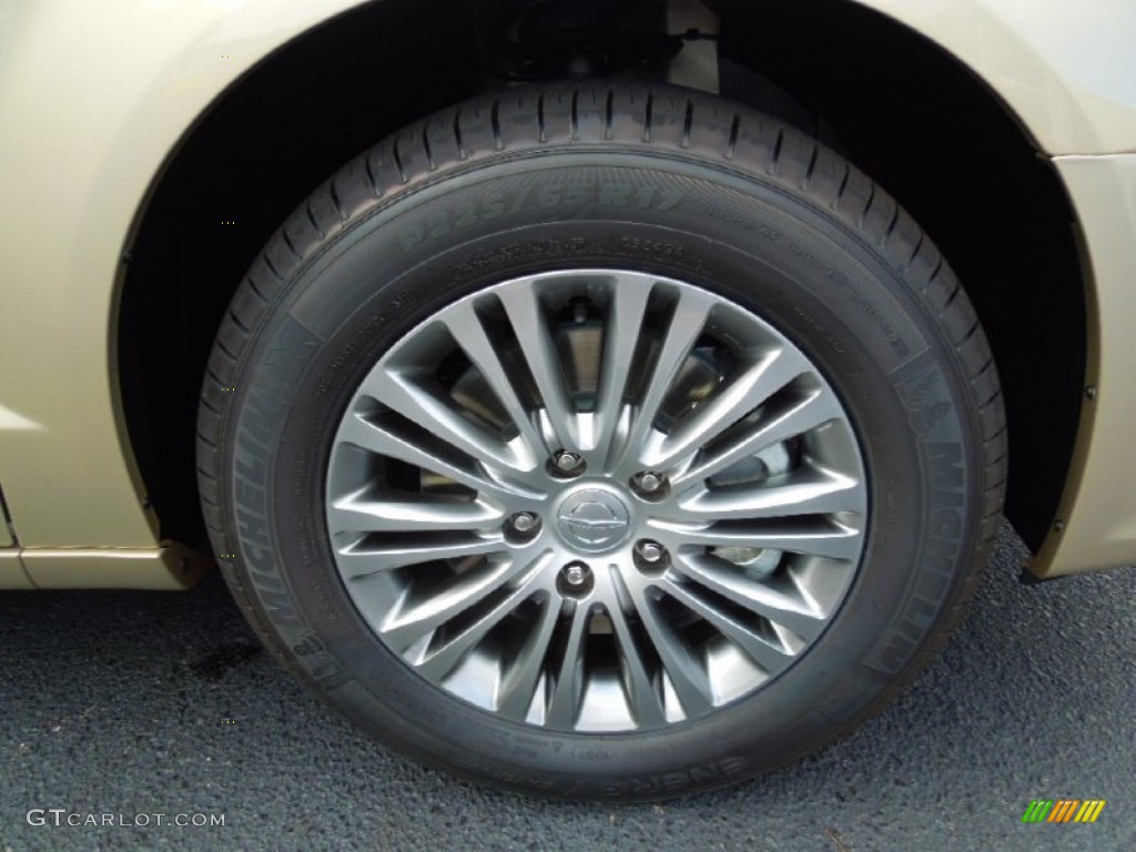 2013 Chrysler Town & Country Touring - L Wheel Photo #70259269