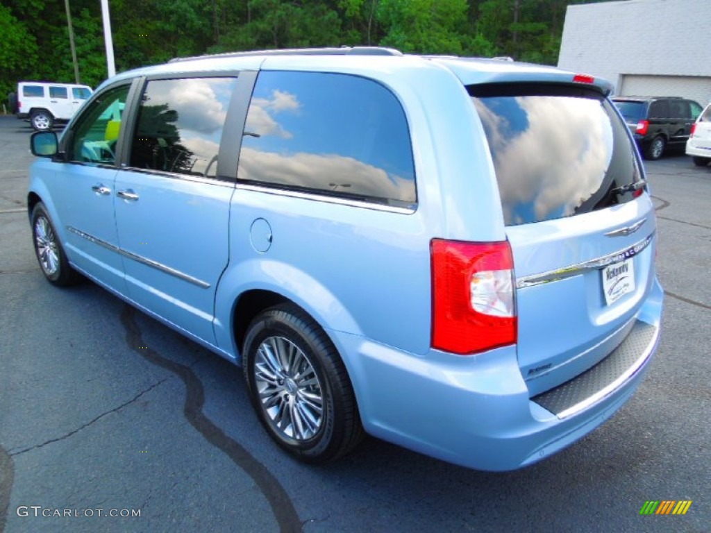 2013 Town & Country Touring - L - Crystal Blue Pearl / Dark Frost Beige/Medium Frost Beige photo #6